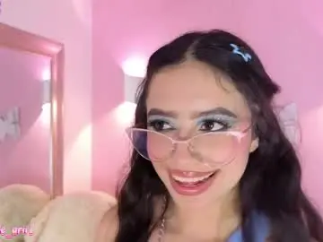 Chaturbate Free Live Porn of littlearii