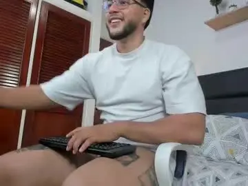 Chaturbate Sex Cam of mike_foxxx_