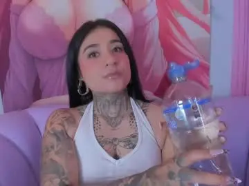 Chaturbate Live Porn of adri_tatto_