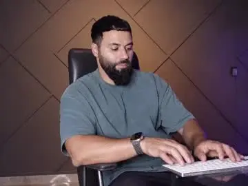 Chaturbate Live Sex Cam of glennmasters