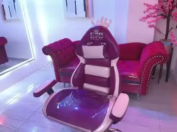 Chaturbate Sex Chat of emiily_andrews