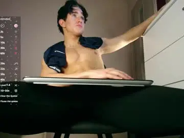 Chaturbate Live Sex of christianlevine_