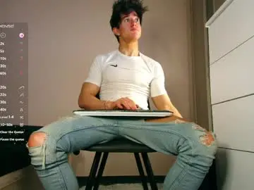 Chaturbate Live Sex Cam of christianlevine_