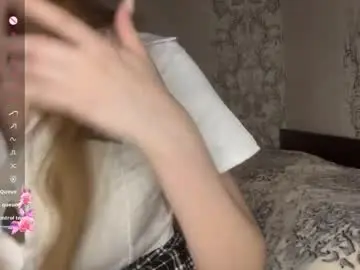 Chaturbate Live Sex Cam of marciecommon