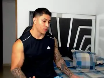 Chaturbate Sex Cam of noah_harris01