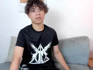 Chaturbate Live Sex Cam of honeymoon_sariel