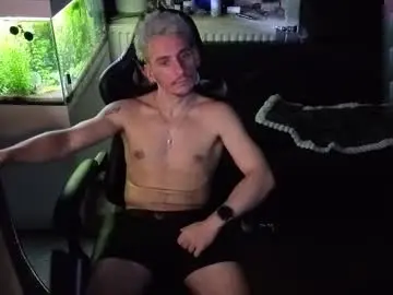 Chaturbate Nude Webcam of rayzel31