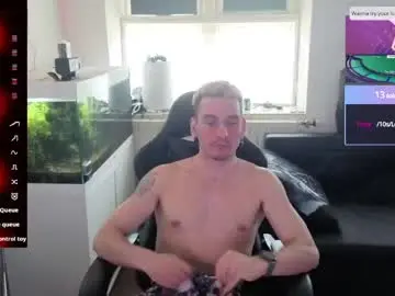 Chaturbate Watch Live Sex Cams of rayzel31