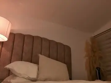 Chaturbate Best live sex cam show of emily_____