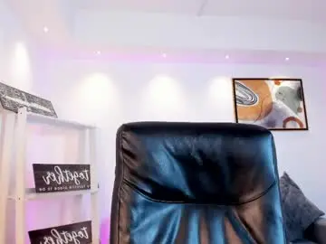 Chaturbate Live Sex Cam of aliceebroownn