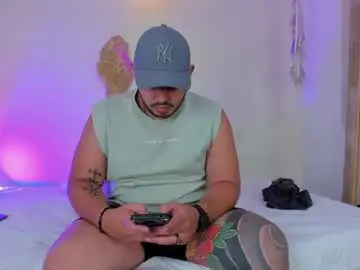 Chaturbate Best live sex cam show of chriswyles