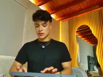 Chaturbate Watch Live Sex Cams of ander_ashford77
