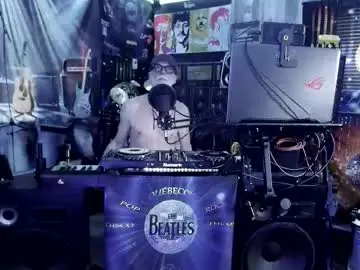 Chaturbate Free Porn Cam of kiveuxmakeu