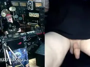 Chaturbate Live Sex Cam of kiveuxmakeu