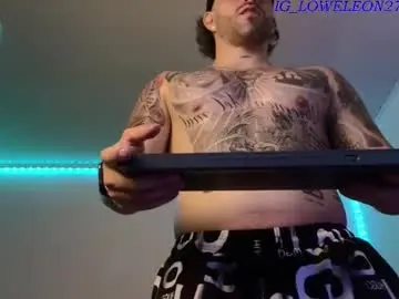 Chaturbate Nude Webcam of ades_lowe