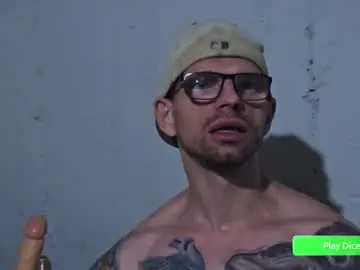 Chaturbate Private Sex Chat of hunkwithglasses