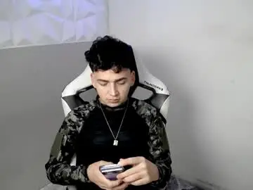Chaturbate Live Porn of mathiass_twinkk_