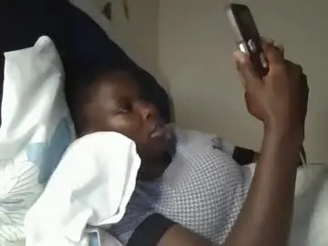 Chaturbate Live Sex of pretty_petite_ebony