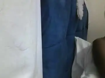 Chaturbate Sex Cam of pretty_petite_ebony