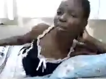 Chaturbate Live Sex Cam of pretty_petite_ebony