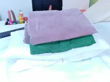 Chaturbate Nude Webcam of curvyebonyy_