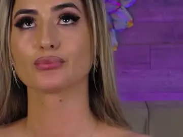 Chaturbate Adult Video Chat of loradevine