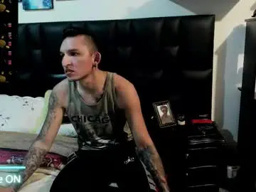 Chaturbate Live Sex Cam of mike_bennet