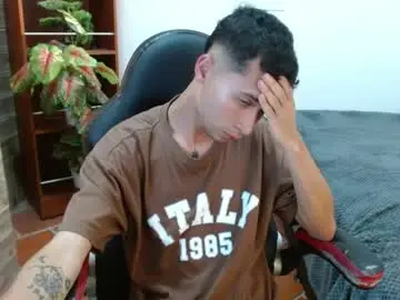 Chaturbate Watch Live Sex Cams of lucasssmith11