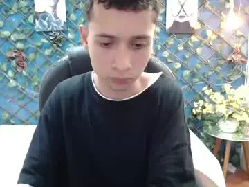 Chaturbate Live Sex Cam of lucasssmith11
