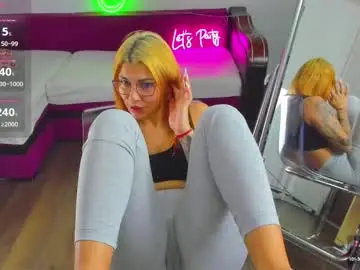 Chaturbate Live Sex of miakittyy