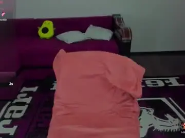 Chaturbate Live Sex Cam of miakittyy