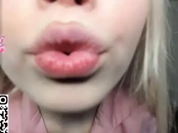 Chaturbate Live Sex Cam of mikaelataron