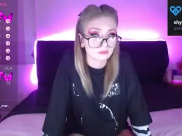 Chaturbate Live Sex Cam of shysweetrish