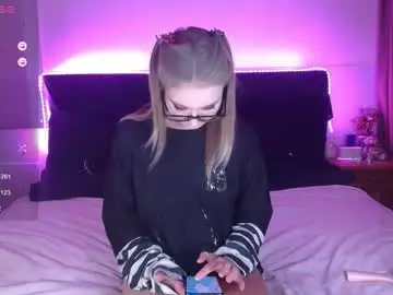 Chaturbate Watch Live Sex Cams of shysweetrish