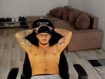 Chaturbate Free Porn Cam of jonnyporn1