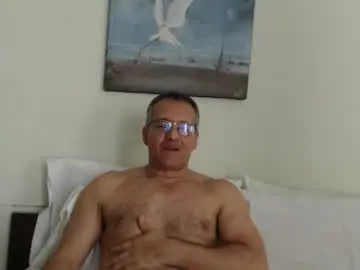 Chaturbate Live Porn of daddyhot_alejandro