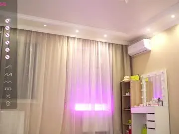 Chaturbate Live Sex Cam of queenelia