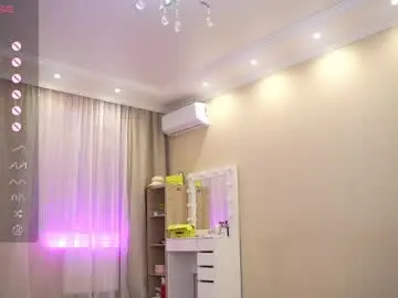 Chaturbate Best live sex cam show of queenelia