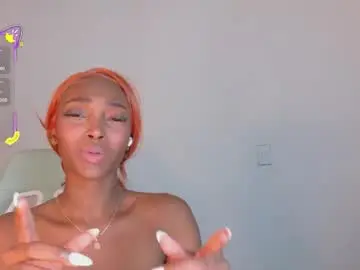 Chaturbate Live Sex Cam of ahvi_ebony