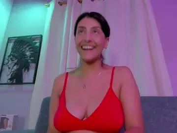 Chaturbate Sex Cam of isa_kis_1