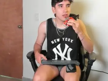 Chaturbate Best live sex cam show of leo_jones389