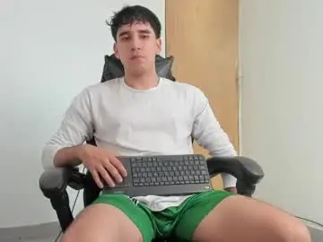 Chaturbate Sex Chat of leo_jones389
