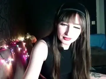 Chaturbate Live Sex Cam of birdie_kiss