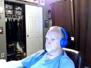 Chaturbate Live Sex Cam of midwestdad09