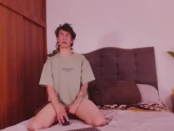 Chaturbate Watch Live Sex Cams of 2gays_1straight