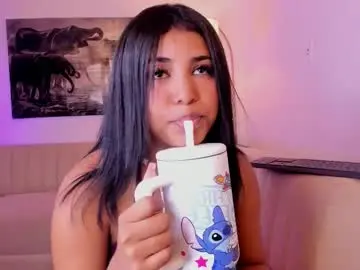 Chaturbate Live Sex Cam of emmy_heart7