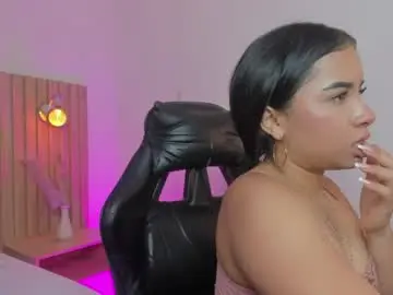 Chaturbate Live Sex Cam of carla_smellie