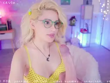 Chaturbate Watch Live Sex Cams of cherrycrush