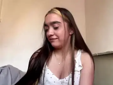 Chaturbate Live Sex Cam of kellyleinonen