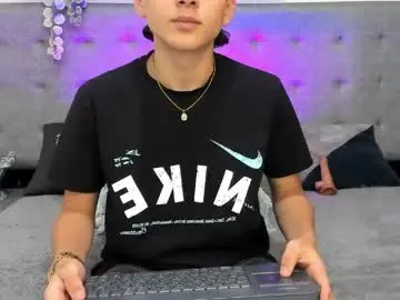 Chaturbate Watch Live Sex Cams of andrew_restrepo